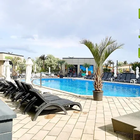 Endless Summer N Pool Alezzi Beach Appartamento Năvodari
